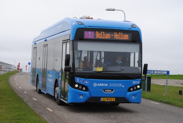 g0d321d1e0f4d7ea9a5c1bac254445e50d5c74ef168e25a9ec575f6504b272f336dce6d65724ee6148fe844ce8a53c700a75e3cfef10953f552b6f99dce868c44_1280-2429091.jpg